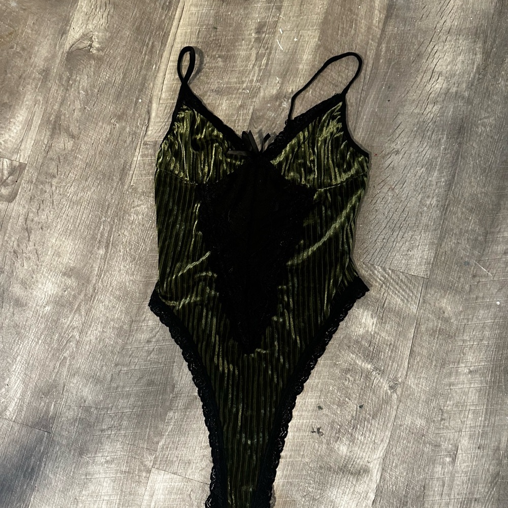 Elegant Black and Green Lace Bodysuit